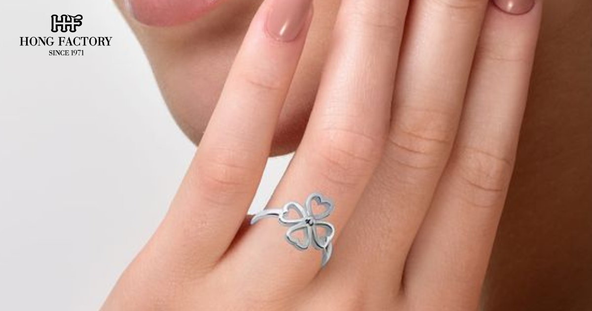 Lucky Clover Ring and the Power of Positive Energy